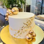 Golden Ball & Flakes Design Cake